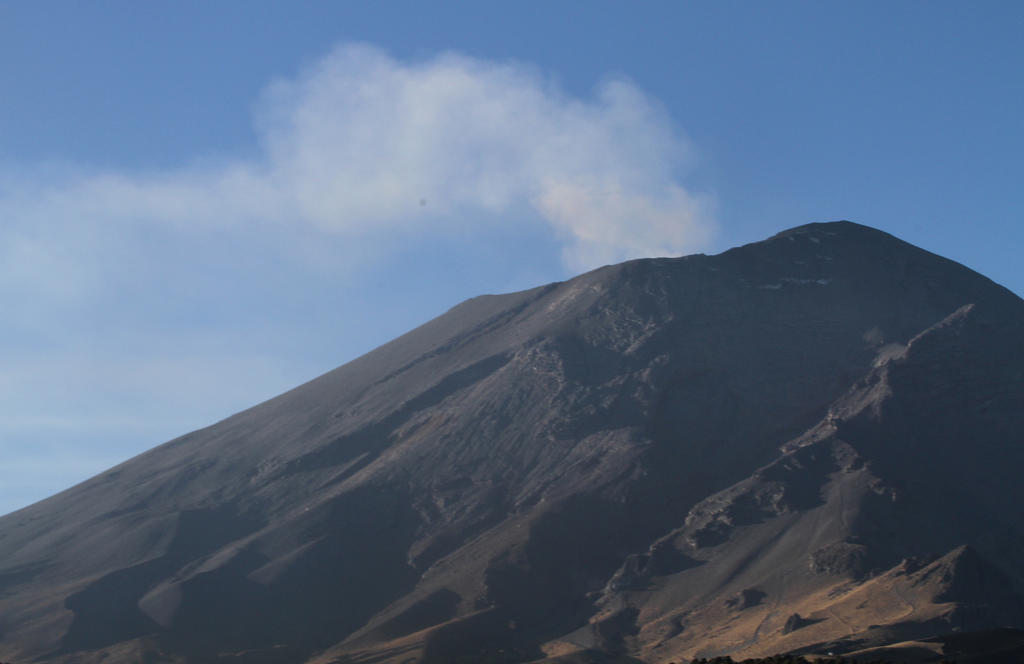 Registran actividad moderada del Popocatépetl