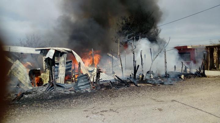 Arden tres jacales en la Gómez Morín