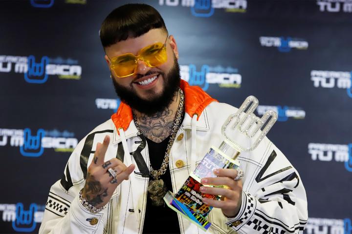 Farruko lanza álbum sin previo aviso