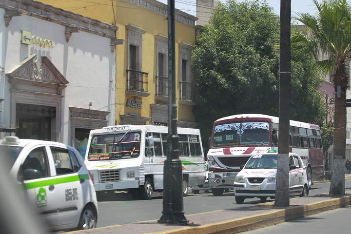 Desfile afectará rutas de autobuses