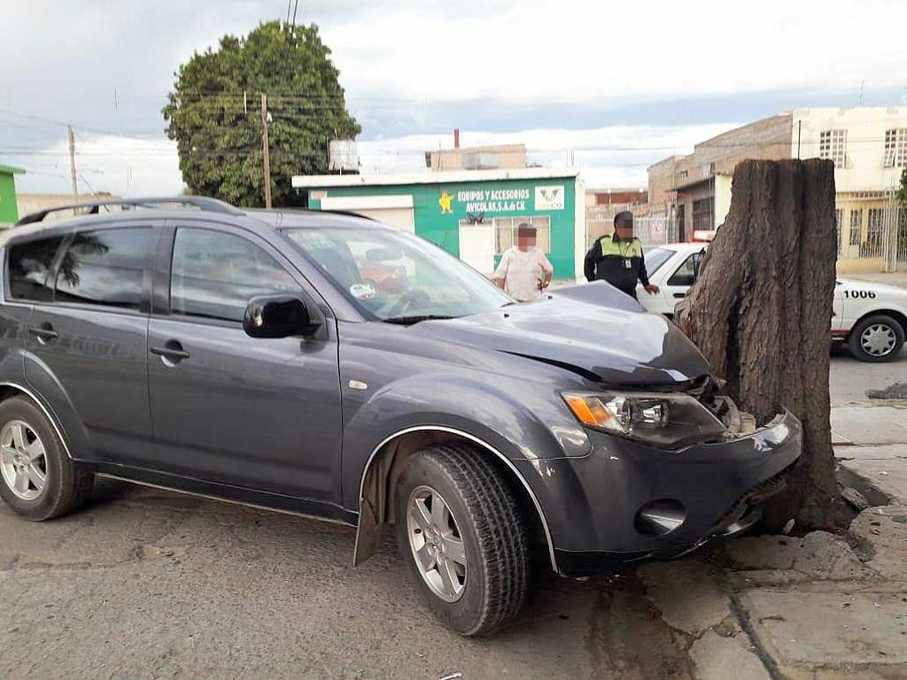 Conductor no respeta señal de alto y provoca accidente