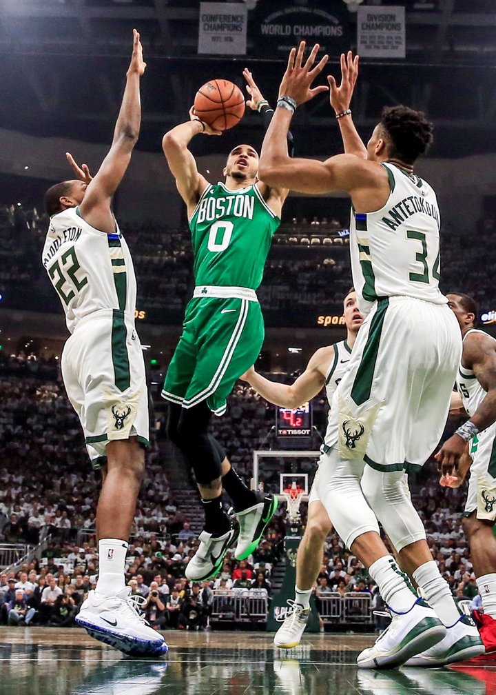Bucks se desquita de Celtics en NBA