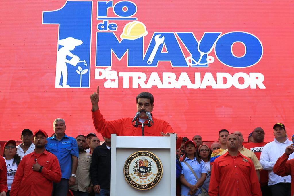 Justicia 'está buscando' a responsables de alzamiento militar: Maduro