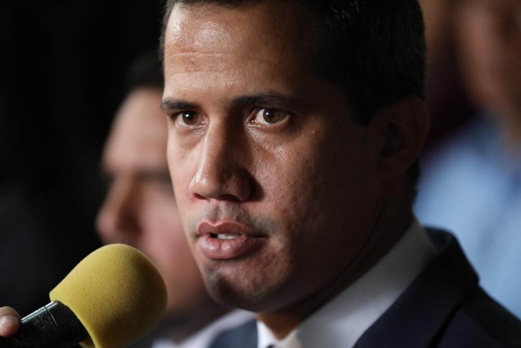 Denuncia Guaidó que Maduro busca disolver la Asamblea Nacional