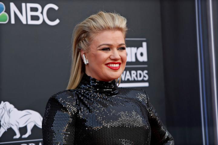 Kelly Clarkson es operada