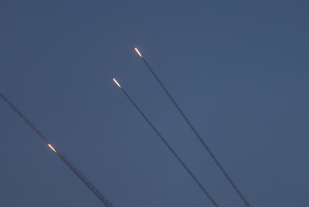 Bombardeos en Gaza e Israel dejan al menos 25 muertos