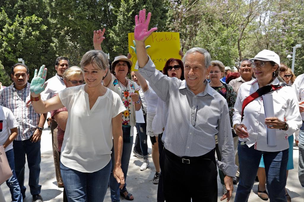 Apoyan con recursos públicos a Cárdenas, denuncia Barbosa