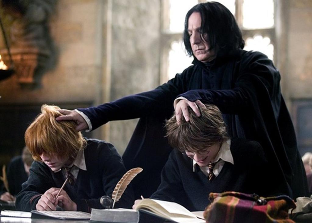 Padres buscan un profesor Snape para que sea tutor de su hijo
