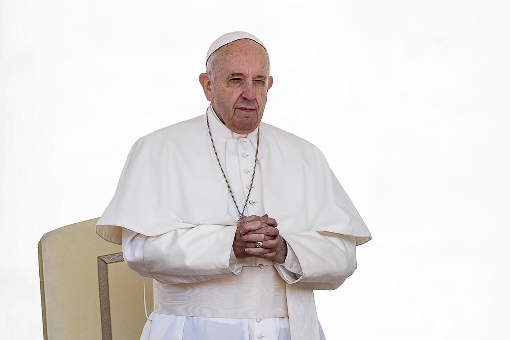 Aprueba Papa documento que obliga a denunciar abusos sexuales y encubrimiento
