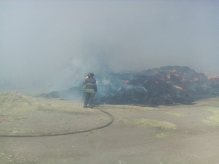 Sofocan incendio en relleno de Cuencamé