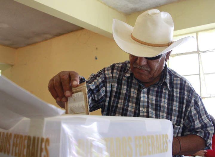 Mexicanos, insatisfechos con la democracia
