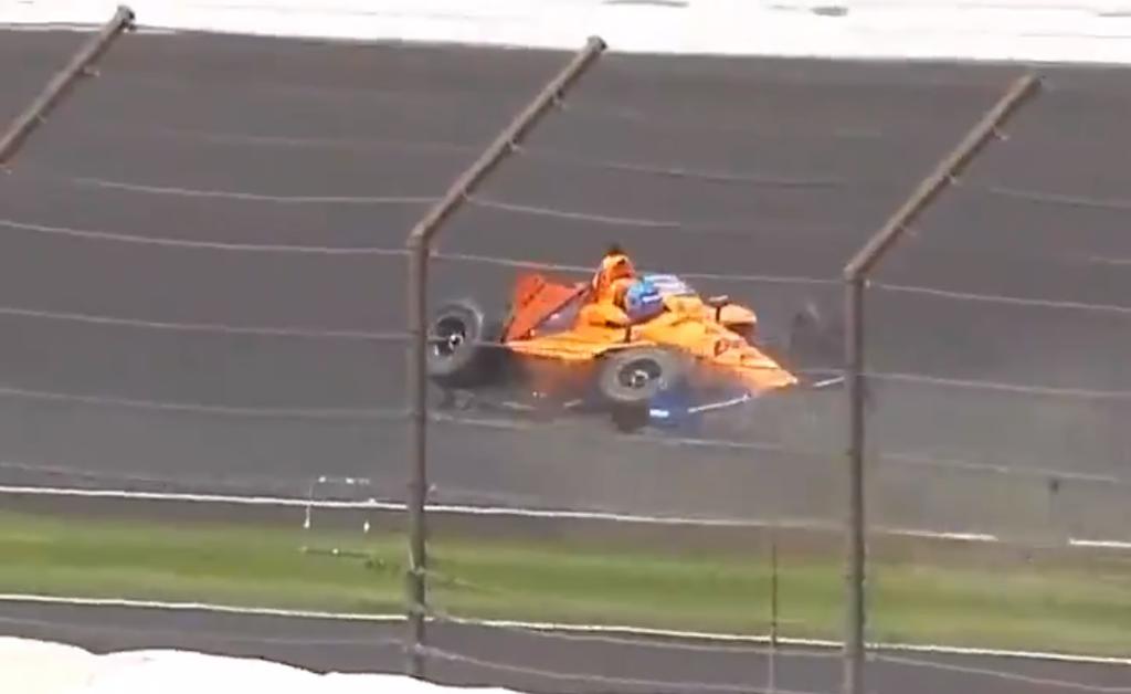 Alonso se estrella en pruebas de Indy 500