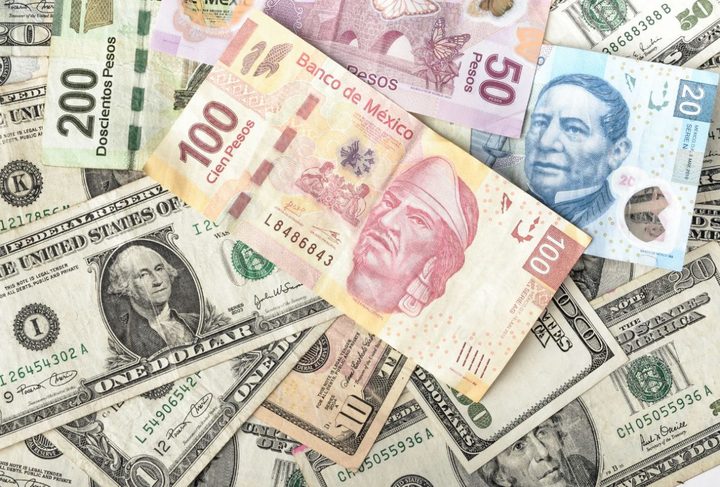Dólar, por debajo de los 19 pesos