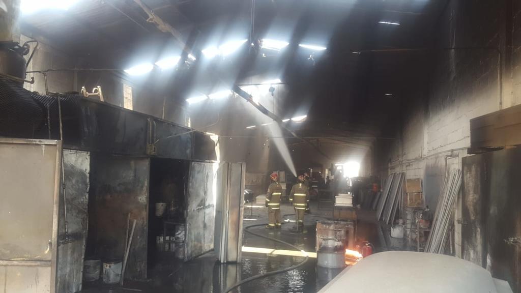 Se incendia mueblería en Gómez Palacio