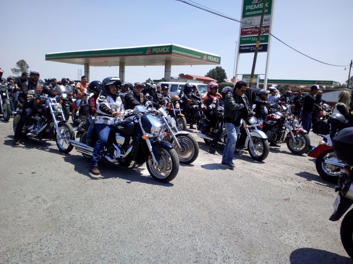 Festeja Moto Club Cuervos aniversario en Pueblo Nuevo