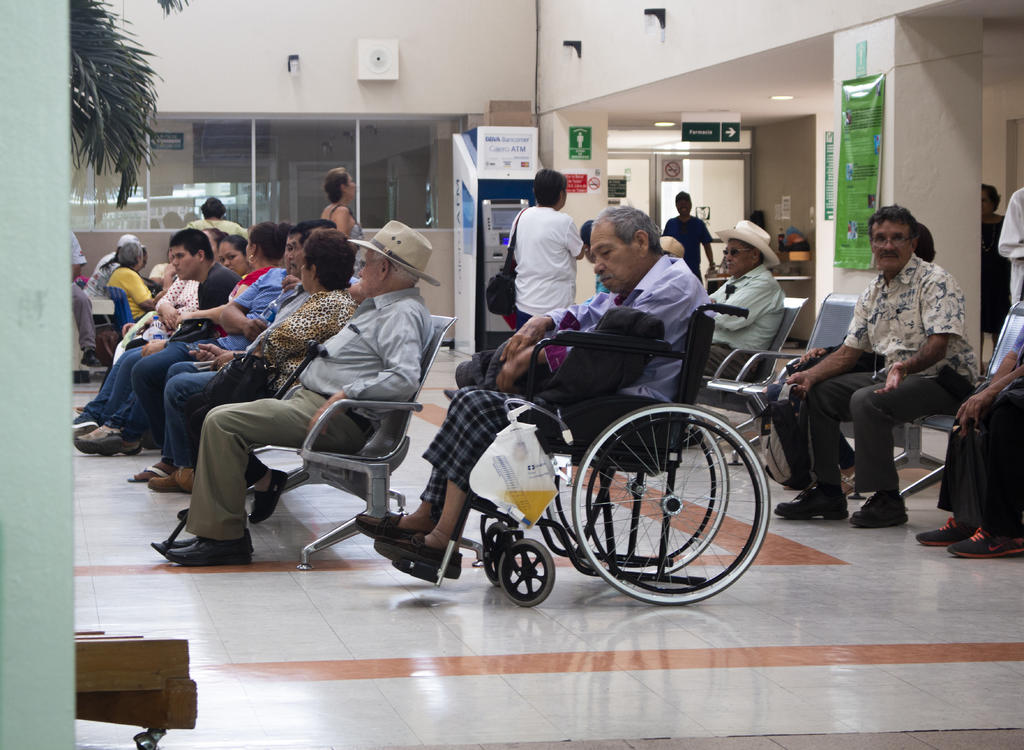 Niega Zoé Robledo crisis en el IMSS