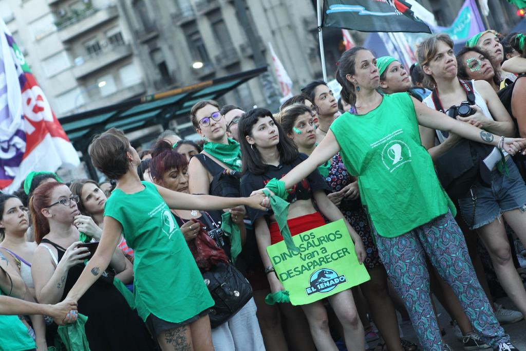 Resurge la 'marea verde' para legalizar el aborto en Argentina