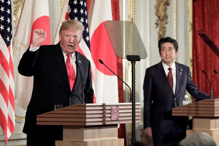 Trump y Abe hablan sobre Pionyang