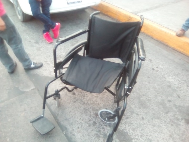 La arrollaron en su  silla de ruedas; murió