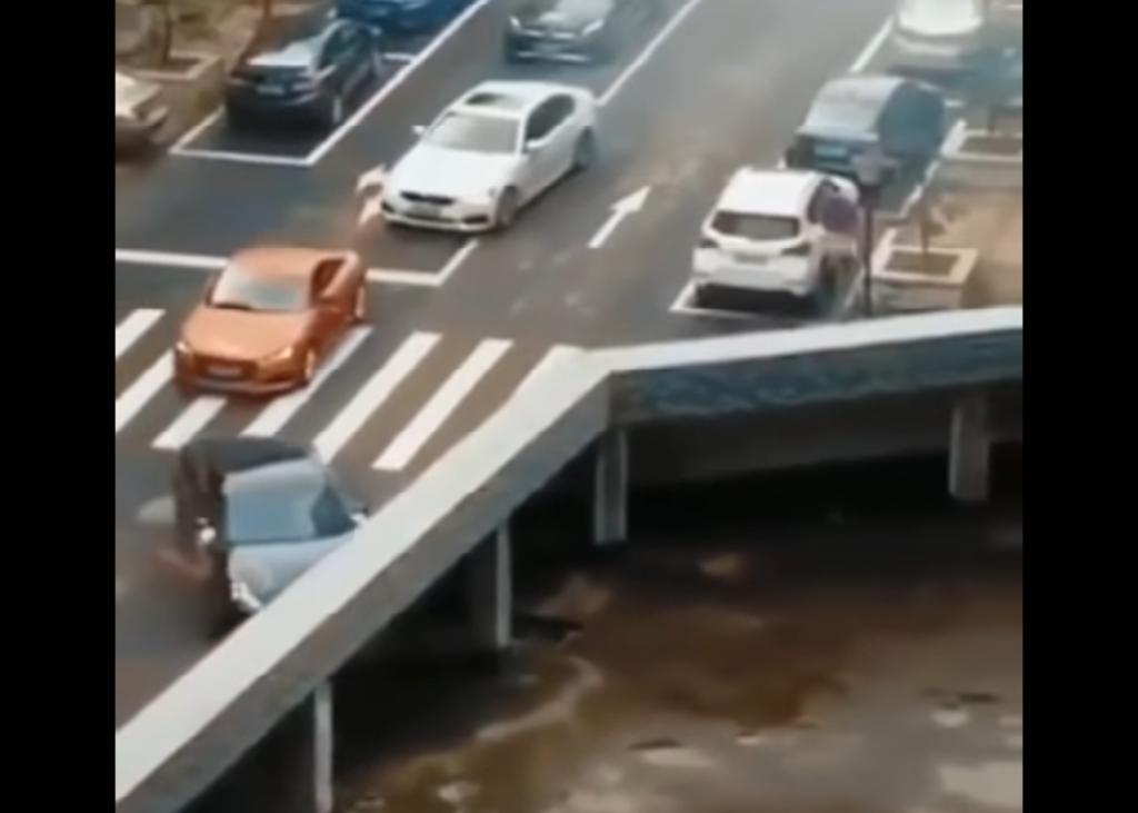 La ilusión óptica en la que parece que los autos desaparecen