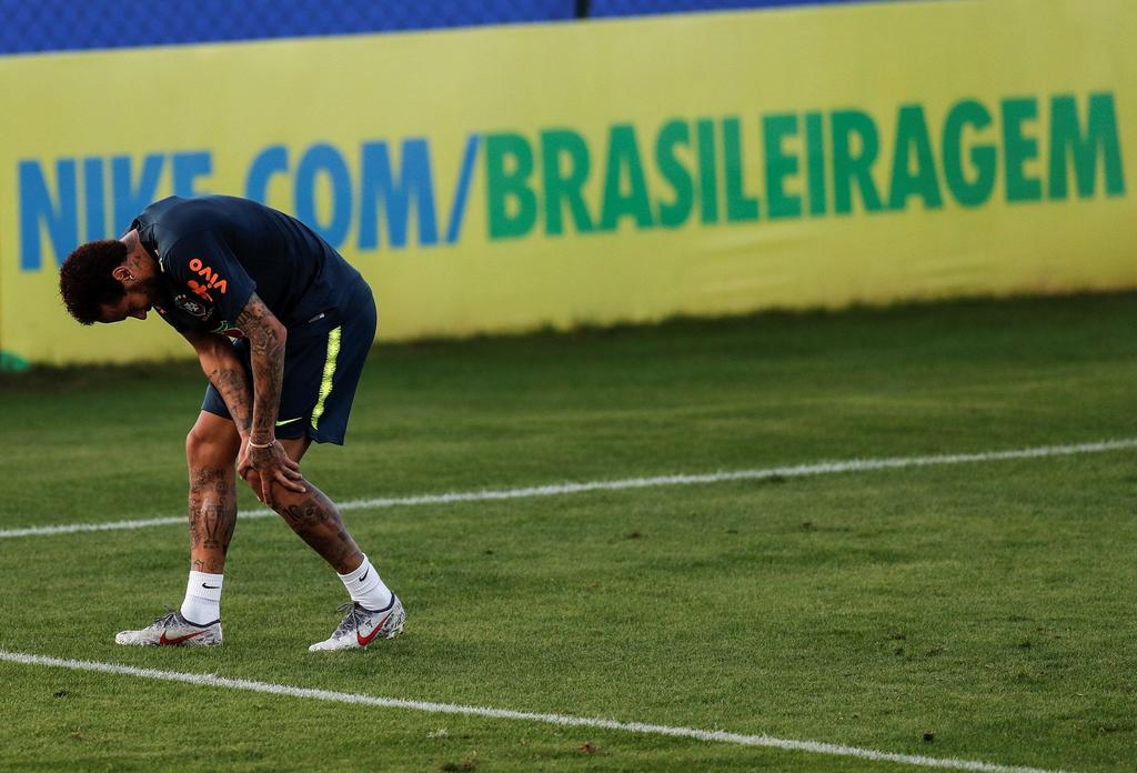 Neymar le resta importancia a dolor en la rodilla