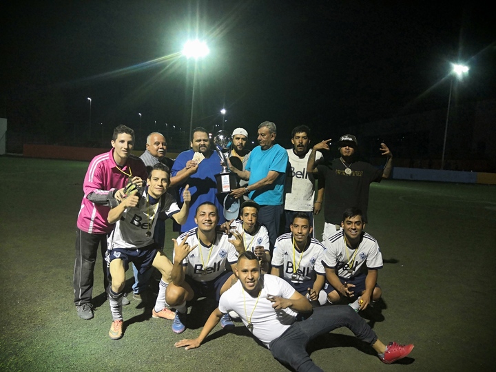 Constructora Gazza es el campeón de la Primera