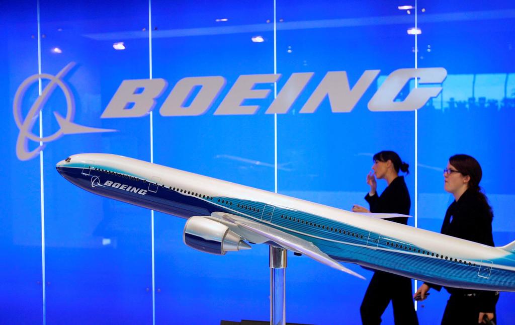 Detecta Boeing piezas defectuosas en más de 300 aviones
