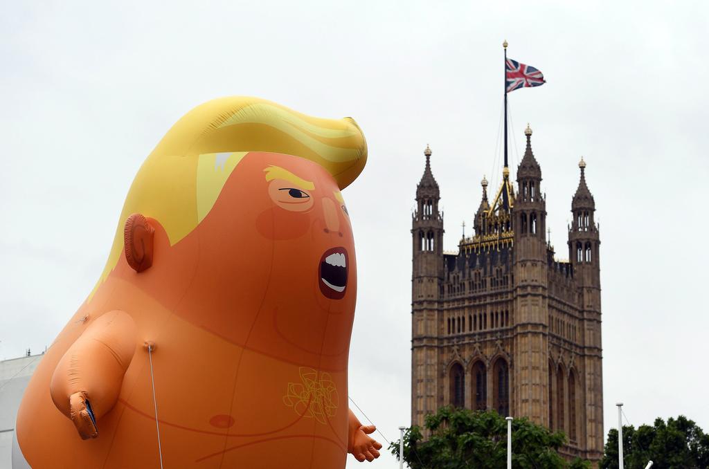 'Baby Trump' sobrevuela Londres en protesta contra el mandatario