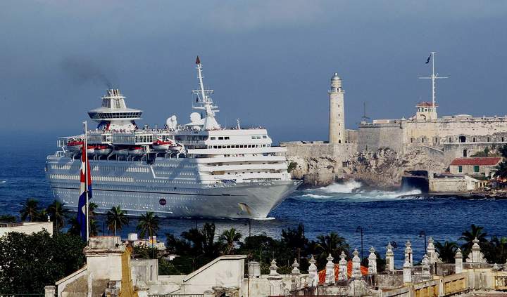 Prohíbe Estados Unidos cruceros a Cuba