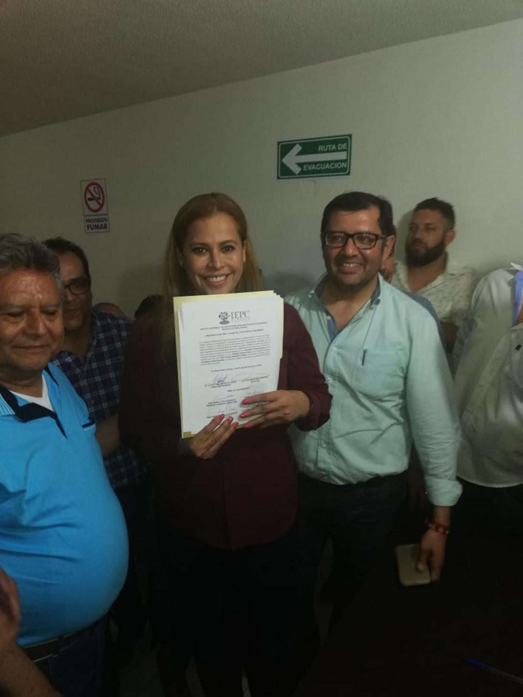 Acreditan triunfo de Marina Vitela en Gómez Palacio