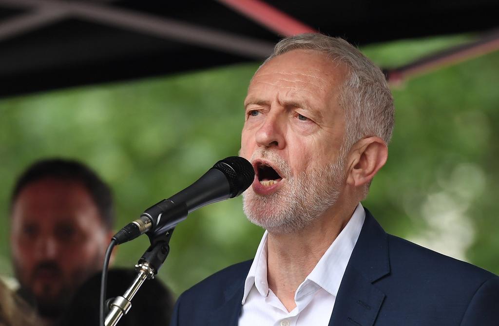 Insiste Corbyn en celebrar elecciones en el Reino Unido