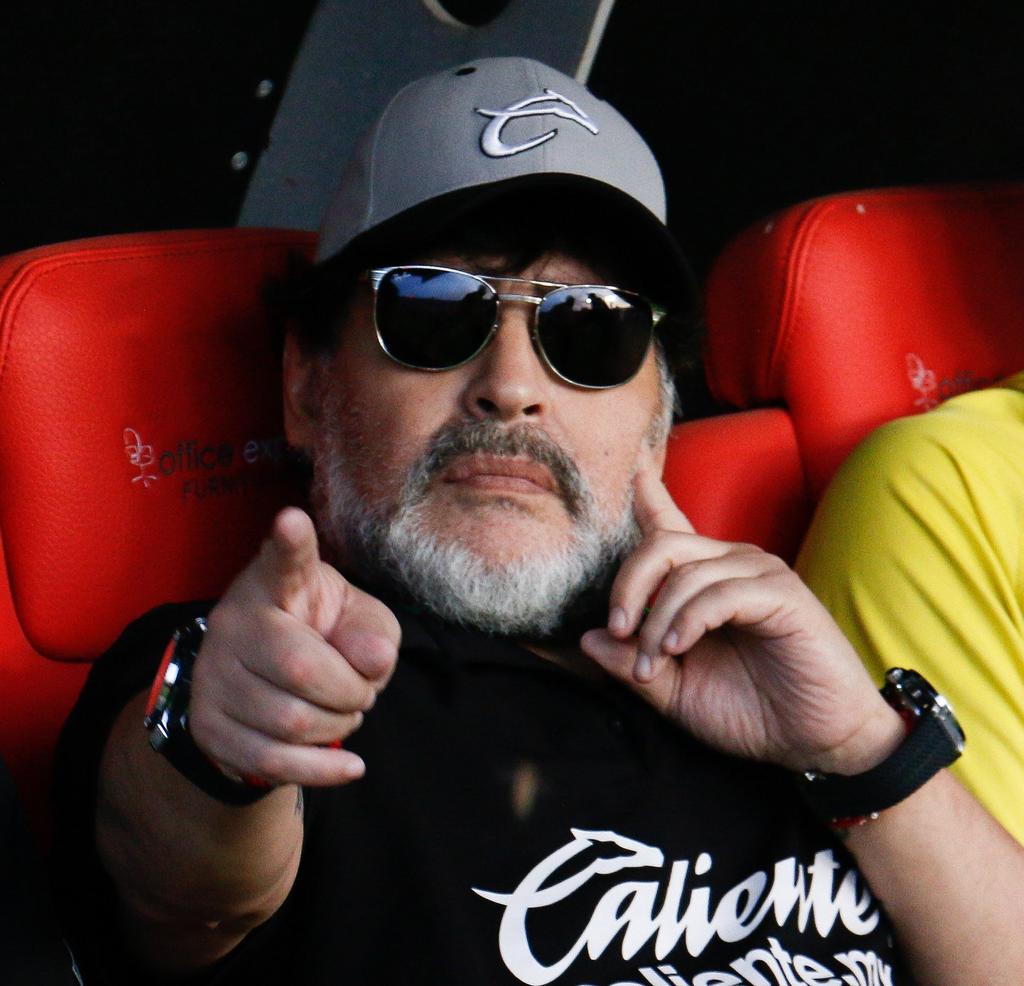 Dorados anuncia salida de Maradona