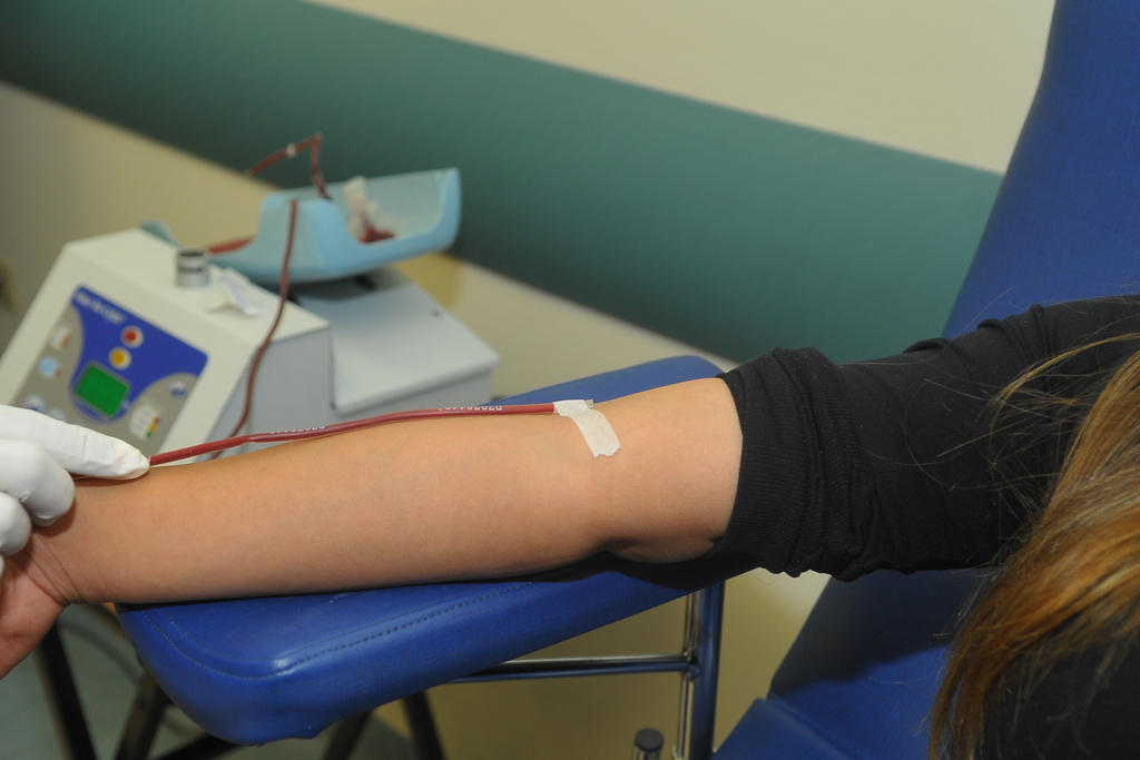Llama IMSS a sumarse como donadores de sangre