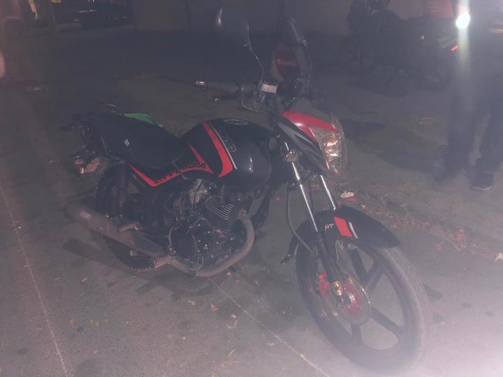 Hallan motocicleta robada