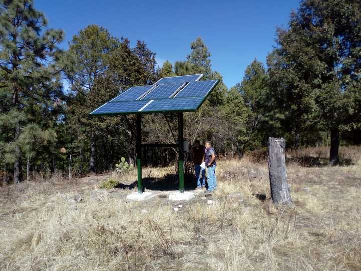 Equipa Alcalde pozos con celdas solares en la Sierra