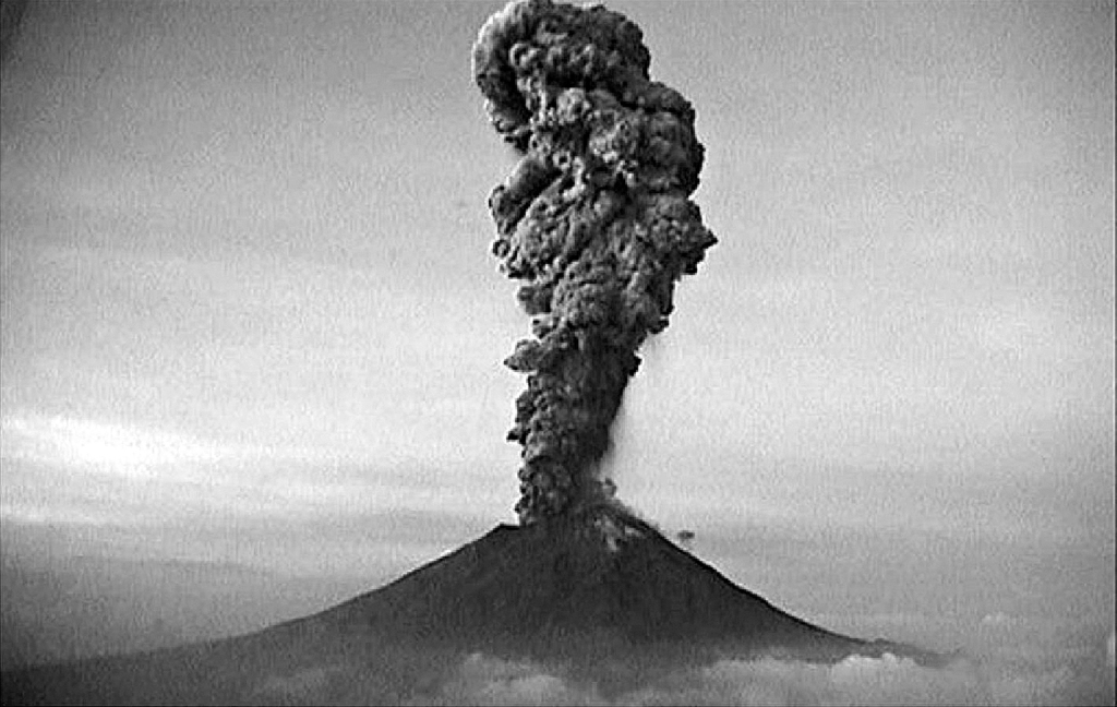 Popocatépetl da más de 100 exhalaciones