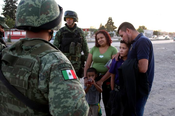Ejército Mexicano hace papel de 'migra' para EU, en Juárez