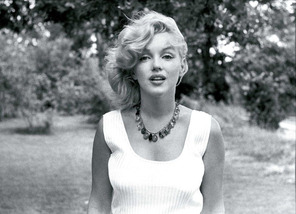 Roban estatua de Marilyn Monroe de glorieta en Hollywood