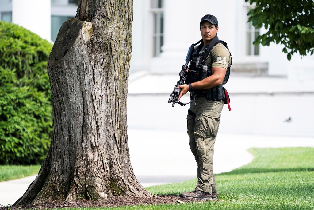 Detienen a hombre que dejó paquete sospechoso cerca de la Casa Blanca