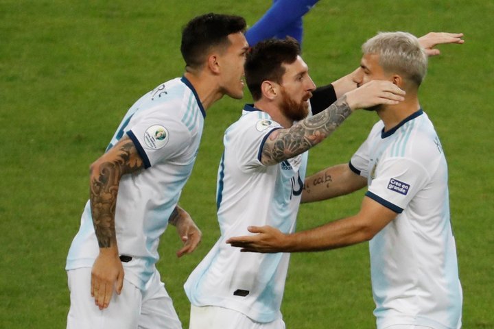 Argentina rescata el empate a uno