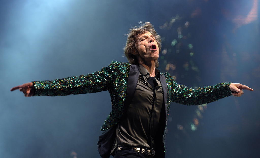 Sorprende energético regreso al escenario de Jagger tras operación