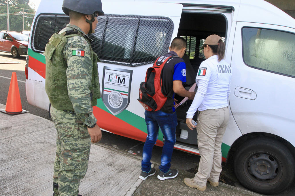 Detienen a presunta cónsul de Nicaragua con tres migrantes