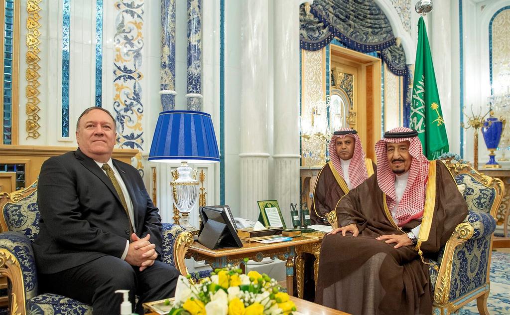 Pompeo se reúne con el rey saudí; abordan la tensión en el Golfo Pérsico