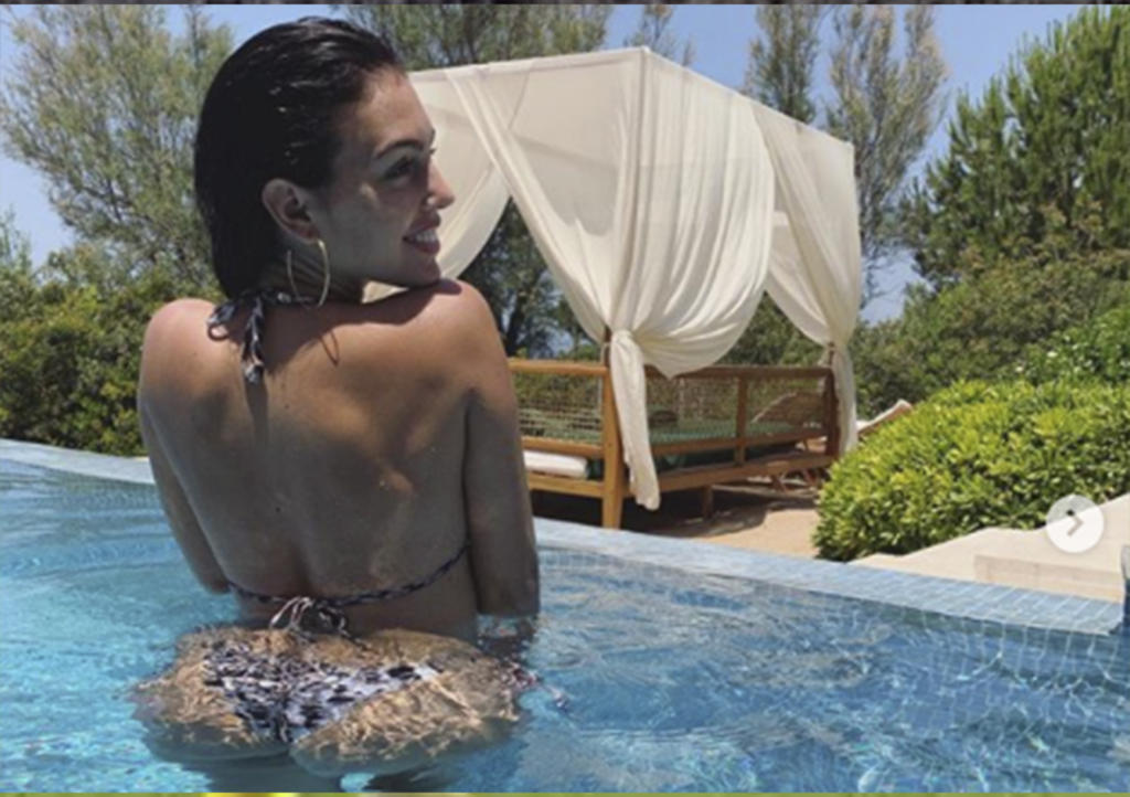 Georgina Rodriguez cautiva con fotografías en bikini