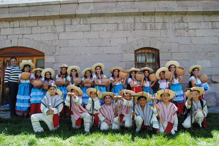Realizan Concurso de Danza Folklórica en El Salto, P. N.
