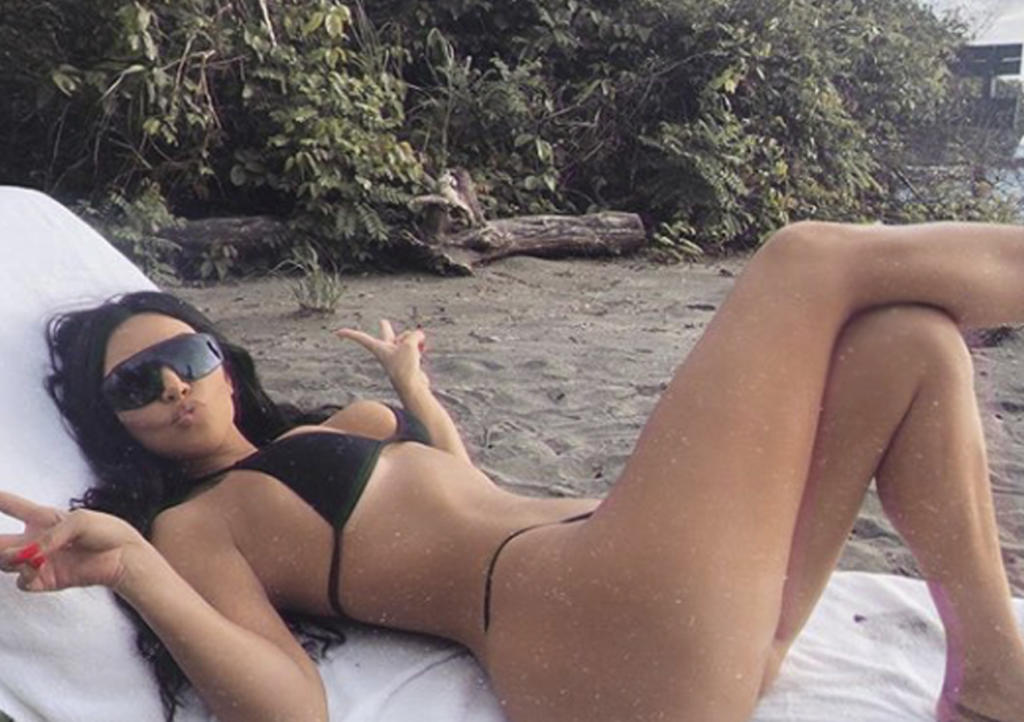 Kim Kardashian presume 'cuerpazo' en Costa Rica