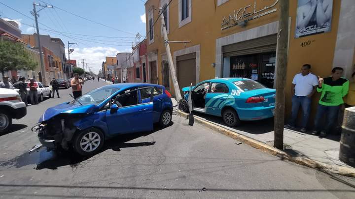 Encontronazo en Pino Suárez y Cervantes deja tres lesionados