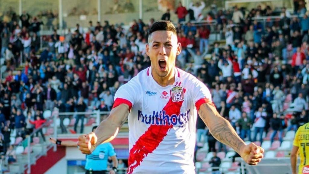 Mauro Quiroga llega a México para firmar con Necaxa