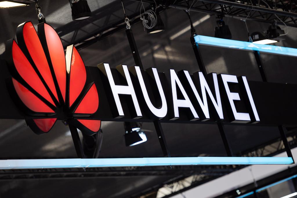 Autoriza Trump las ventas a Huawei