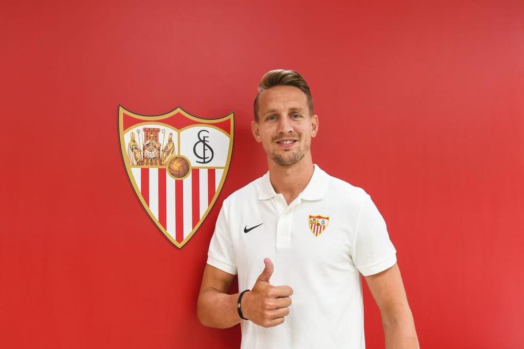 Luuk de Jong firma con Sevilla